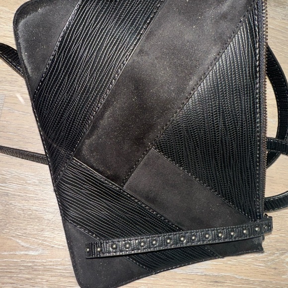 Chico's Two Tone Purse Crossbody Bag Adjustable Solid Black 8H X 11L - Picture 11 of 12